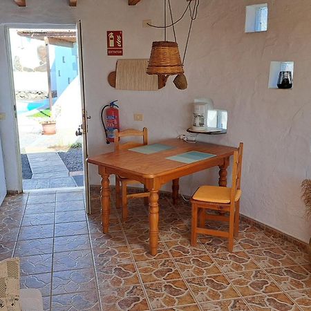 Inviting 1-Bedroom House 'Esquina' Finca Vistamar ซาโลเบร ภายนอก รูปภาพ